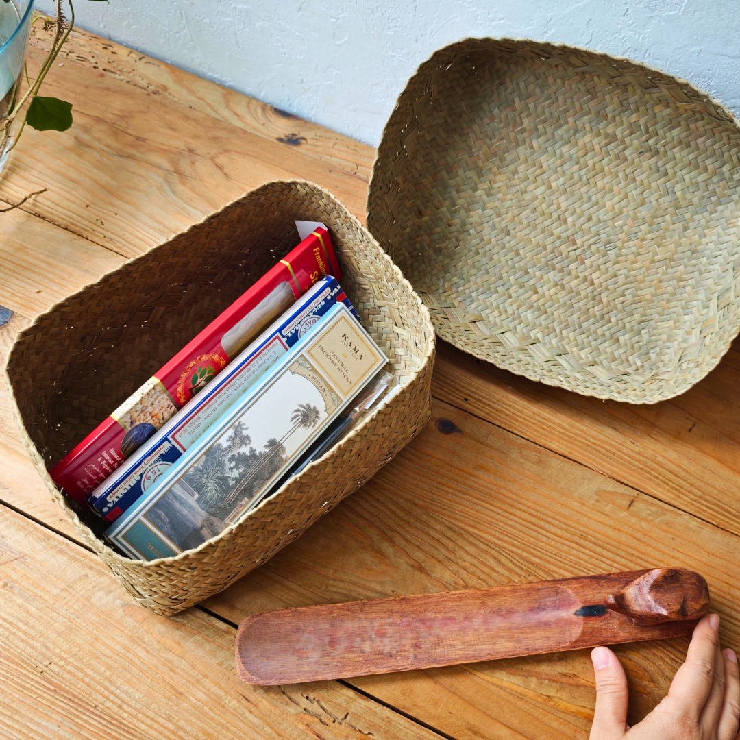 【タイ南部】クラチュー(水草) |熟練の職人が編んだ蓋つきかご