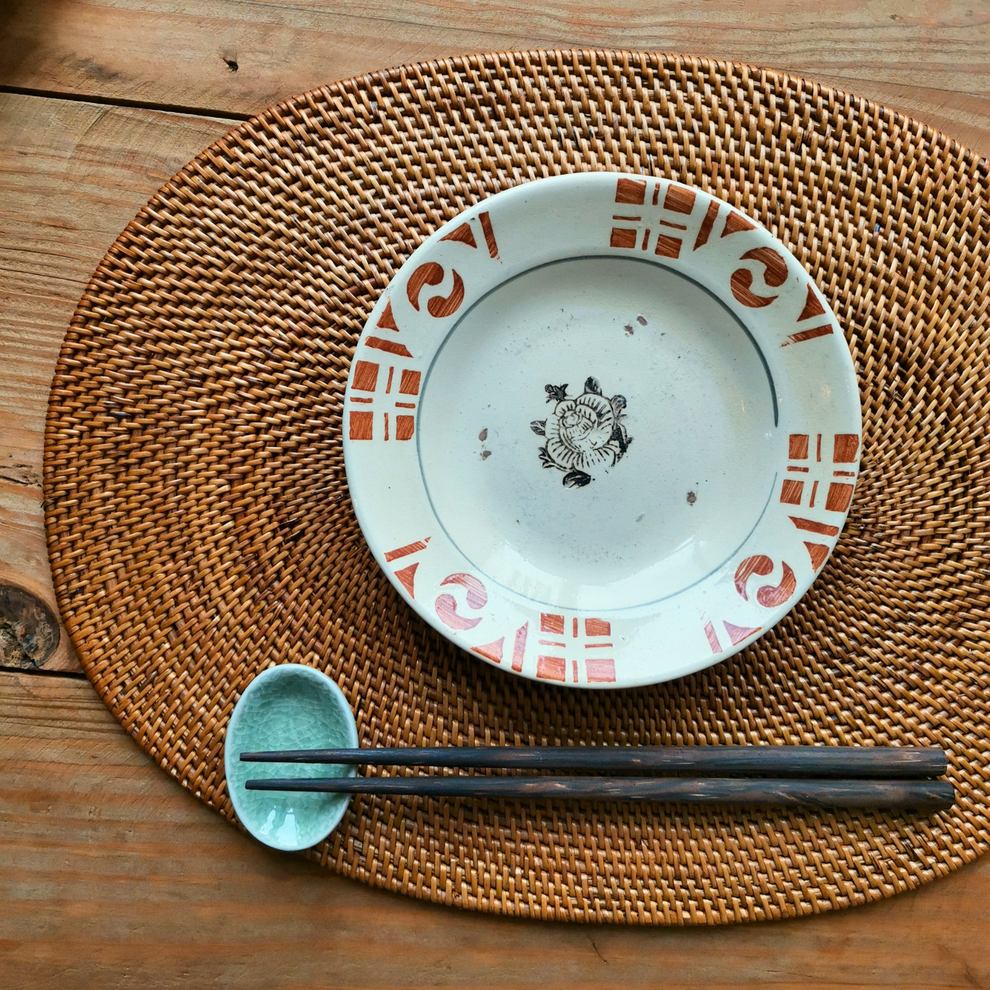 ベトナムヴィンテージ　ソンべ焼き　ライティウ焼き　花柄　茶色中皿A