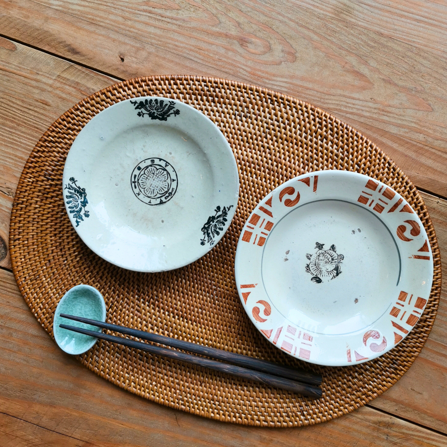 ベトナムヴィンテージ　ソンべ焼き　ライティウ焼き　花柄　茶色中皿A