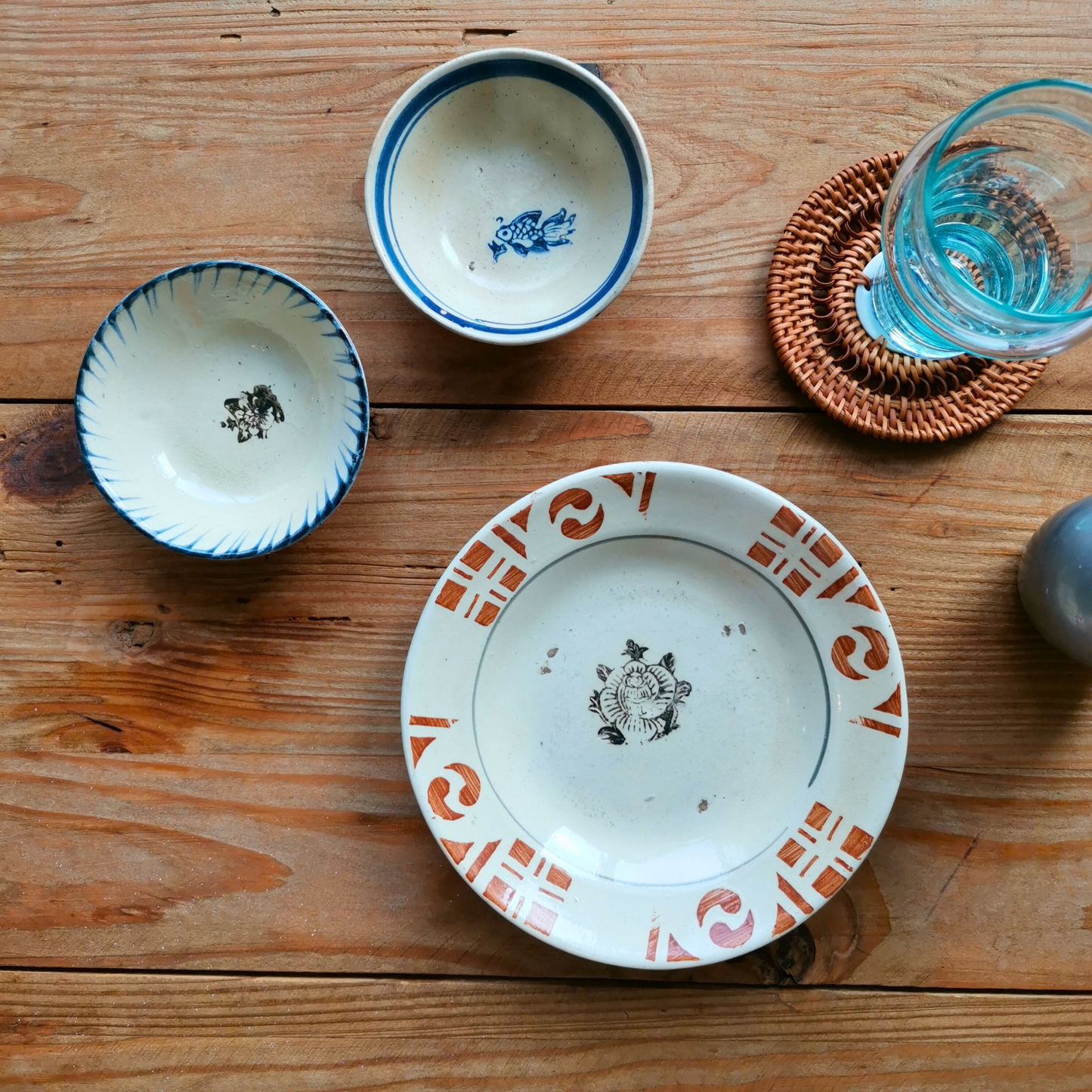 ベトナムヴィンテージ　ソンべ焼き　ライティウ焼き　花柄　茶色中皿A