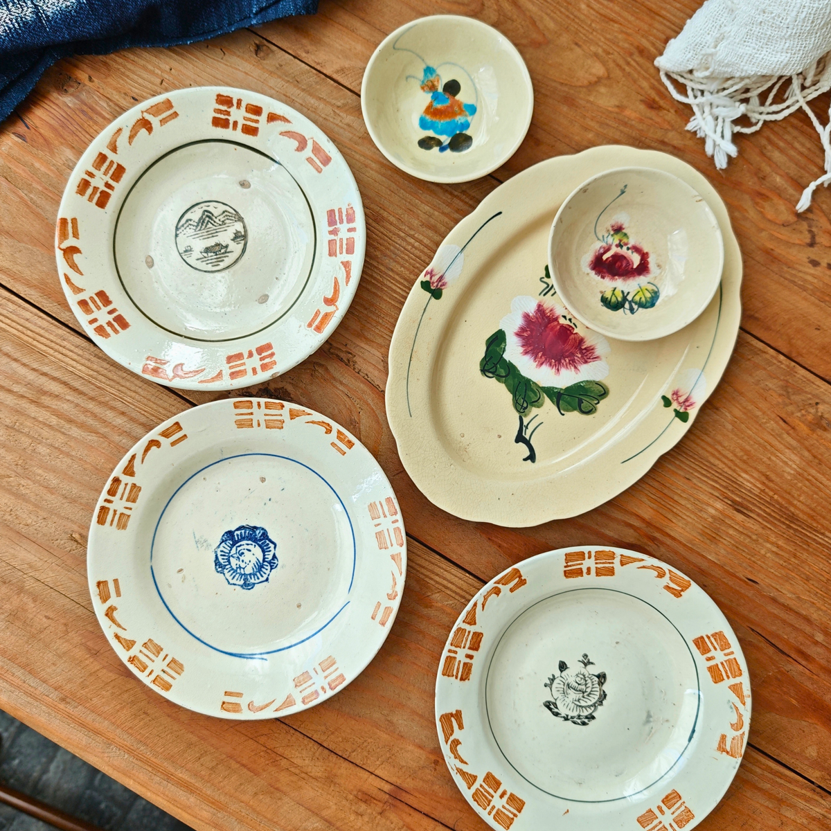 ベトナムヴィンテージ　ソンべ焼き　ライティウ焼き　中皿　茶ステンシル　人気のスタンプ柄