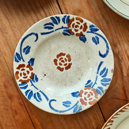 ベトナムヴィンテージ　ソンべ焼き　ライティウ焼き　中皿　青×茶がおしゃれ　バラのステンシル