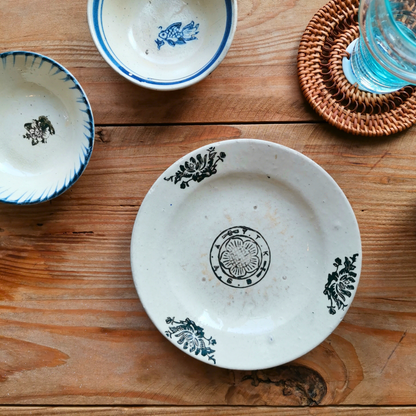 ベトナムヴィンテージ　ソンべ焼き　ライティウ焼き　花柄　黒色中皿Ｂ