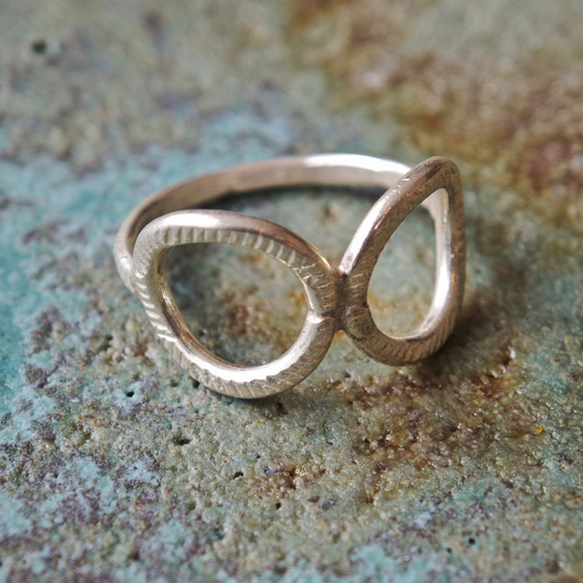 【カレン族】シルバーリング（インフィニティサークル）