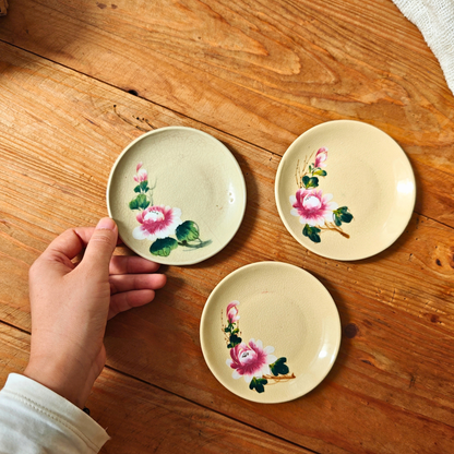 ベトナムヴィンテージ　ソンべ焼き　ライティウ焼き　花柄　小皿　平皿（ピンク）